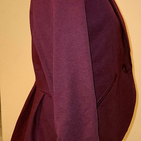 Blazer - Picture 3 of 4